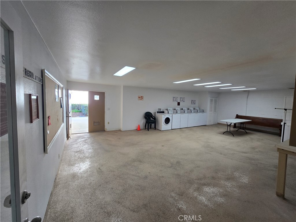 https://media.crmls.org/medias/b51da55b-be61-499d-9974-4506832025e6.jpg?preset=X-Large
