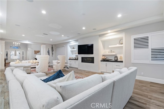 Detail Gallery Image 5 of 33 For 5721 Winchester Ct, Rancho Cucamonga,  CA 91737 - 5 Beds | 5/1 Baths