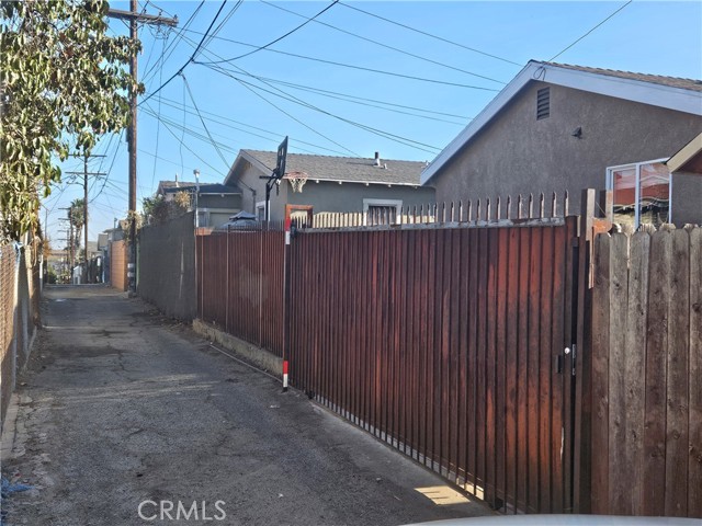 Detail Gallery Image 6 of 6 For 3223 E 2nd St, Los Angeles,  CA 90063 - – Beds | – Baths