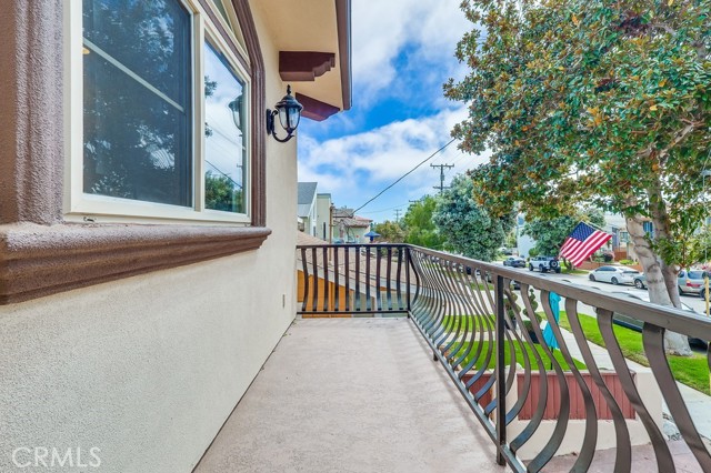 512 N Juanita Avenue, Redondo Beach CA: https://media.crmls.org/medias/b51f15e3-15ab-425c-9b4d-87357bbc0190.jpg