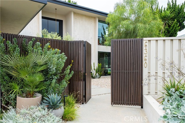 6360 E Vera Crest Drive, Long Beach CA: https://media.crmls.org/medias/b51f9a2e-7cc4-4d14-8022-cf7e5f7d6974.jpg