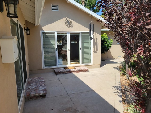 7700 Mason Avenue, Winnetka CA: https://media.crmls.org/medias/b5200fd4-f700-4daf-8f4a-375b244b92b0.jpg