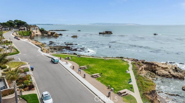 202 Vista Del Mar Avenue, Pismo Beach CA: https://media.crmls.org/medias/b52036a5-25be-45cf-b73d-c6e47deff34d.jpg