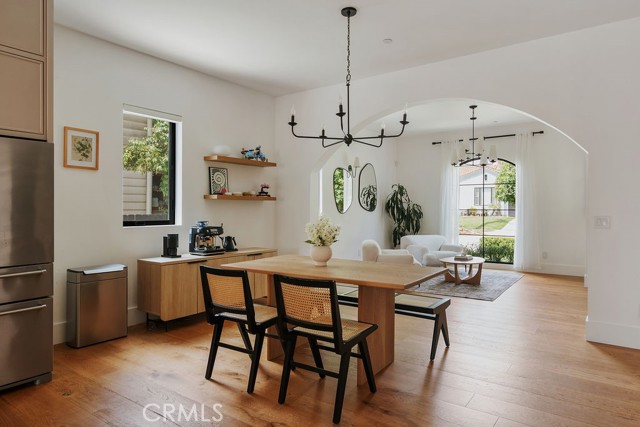 5142 Brynhurst Avenue, Los Angeles CA: https://media.crmls.org/medias/b5203d02-c235-42a1-91d9-50bf08f409b0.jpg
