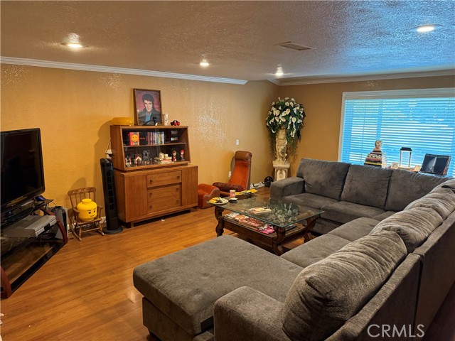 Detail Gallery Image 26 of 37 For 17000 Orozco St, Granada Hills,  CA 91344 - 4 Beds | 2/2 Baths