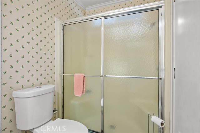5200 Irvine Blvd., Irvine CA: https://media.crmls.org/medias/b520f82b-fe36-4128-97be-24f17882c0b5.jpg
