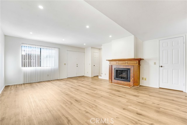 Detail Gallery Image 6 of 26 For 437 Ivy St #4,  Glendale,  CA 91204 - 2 Beds | 1/1 Baths