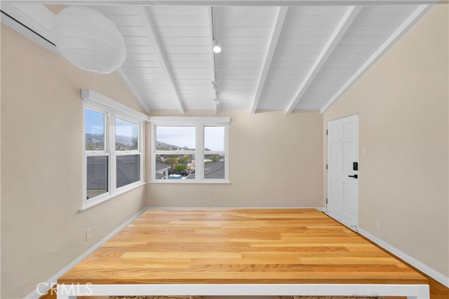 220 Cliff Drive, Laguna Beach CA: https://media.crmls.org/medias/b522b88f-5186-4d4b-8fd2-b1787ded923f.jpg