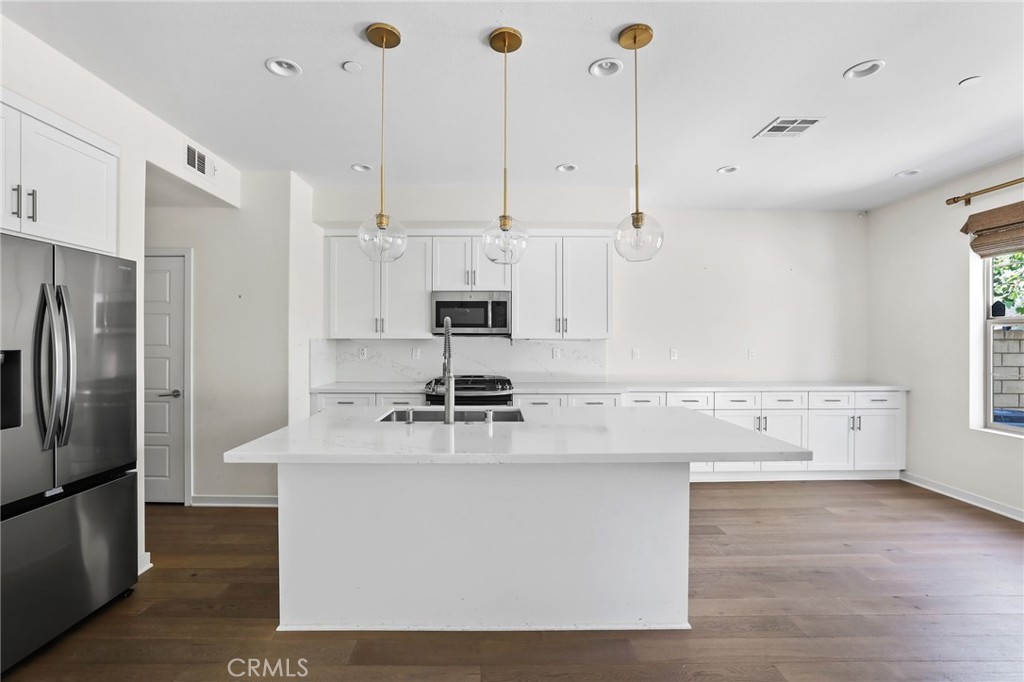 216 Finch
