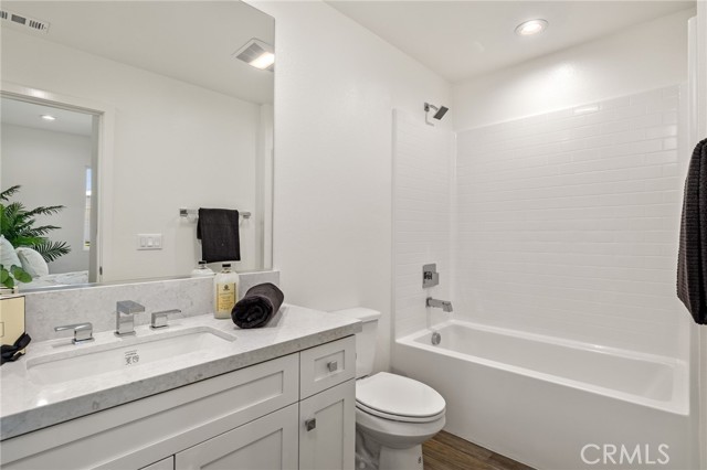 Detail Gallery Image 15 of 17 For 1758 Manuel Ave, Torrance,  CA 90501 - 2 Beds | 2/1 Baths