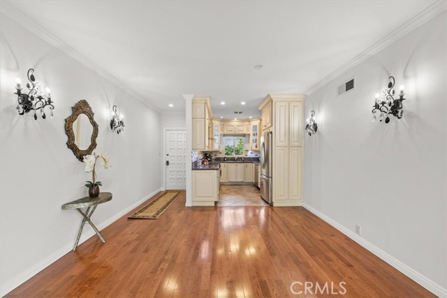 Detail Gallery Image 13 of 33 For 1228 N La Cienega Bld #203,  West Hollywood,  CA 90069 - 2 Beds | 2 Baths