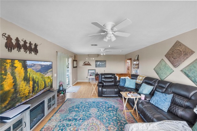 24450 Malaga Road, Menifee CA: https://media.crmls.org/medias/b523bd38-5961-433c-914c-deb804ccb5a3.jpg
