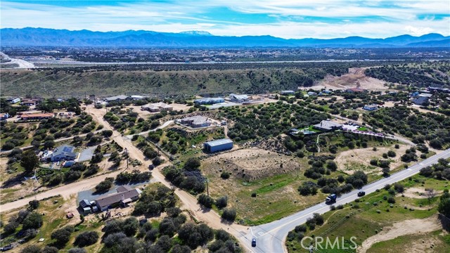 Detail Gallery Image 10 of 15 For 10735 Ranchero Rd, Oak Hills,  CA 92344 - – Beds | – Baths