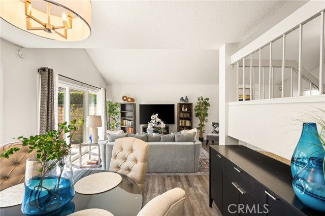 9 New Mdws, Irvine CA: https://media.crmls.org/medias/b52404be-53e3-48f4-873d-bef23f379ead.jpg