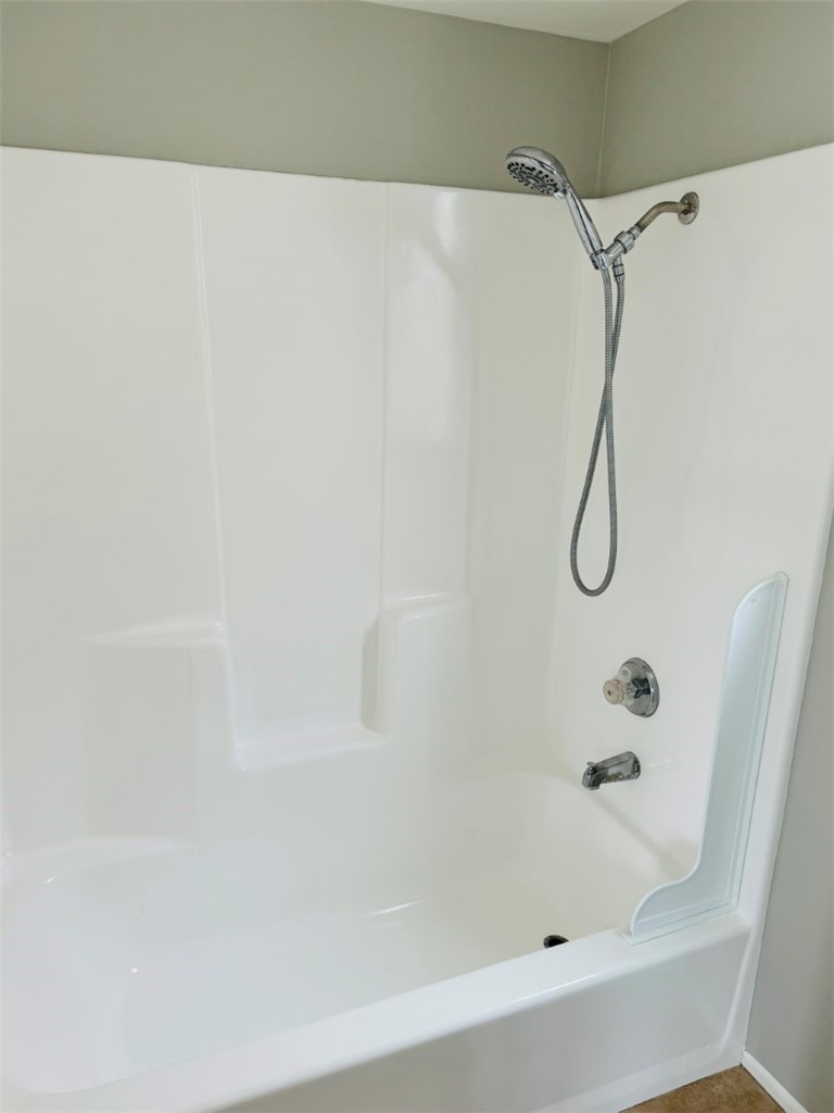 Detail Gallery Image 16 of 26 For 1304 Alabama St, Huntington Beach,  CA 92648 - 3 Beds | 2/1 Baths