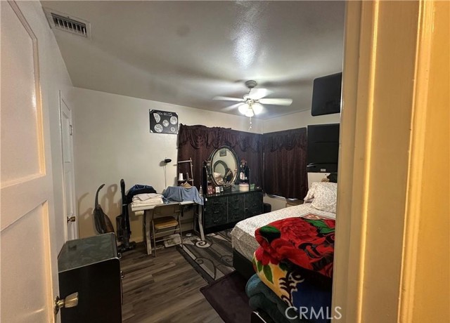 Detail Gallery Image 5 of 21 For 10673 Saticoy, Sun Valley,  CA 91352 - 3 Beds | 1 Baths