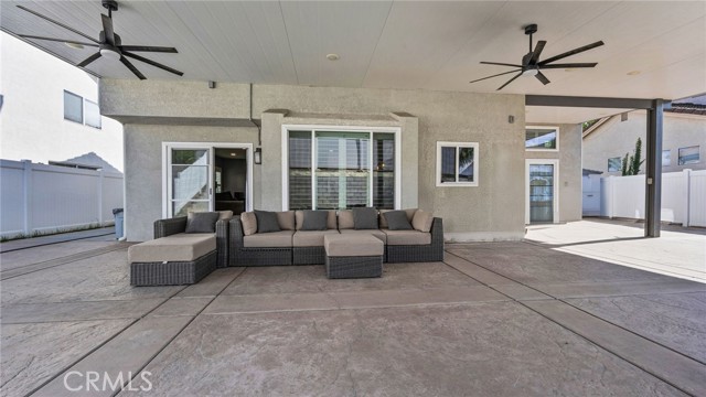 8377 Yarrow Lane, Riverside CA: https://media.crmls.org/medias/b52488cf-ca9f-4b45-afa8-d5f10c015c79.jpg