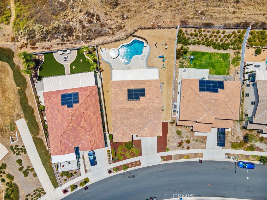 https://media.crmls.org/medias/b524ee13-bb18-4ec3-a119-cad62efe1922.jpg?preset=X-Large