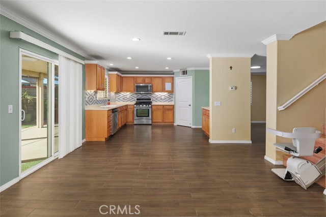 Detail Gallery Image 9 of 33 For 4310 Almaterra, Perris,  CA 92571 - 5 Beds | 3 Baths