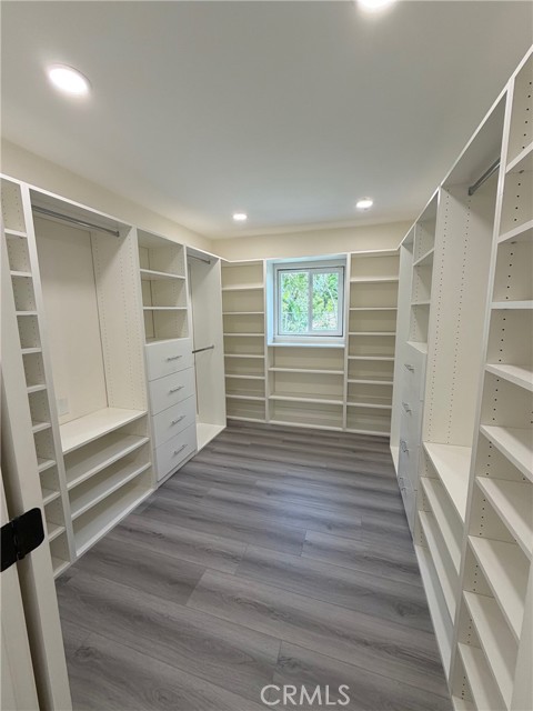 Detail Gallery Image 7 of 22 For 5301 Dubois, Woodland Hills,  CA 91367 - 3 Beds | 2 Baths