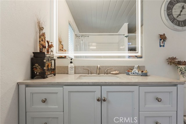 Detail Gallery Image 10 of 32 For 10799 Sherman Grove Ave #82,  Sunland,  CA 91040 - 1 Beds | 1 Baths