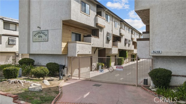 Detail Gallery Image 19 of 20 For 7650 Topanga Canyon Bld #5,  Canoga Park,  CA 91304 - 2 Beds | 3 Baths