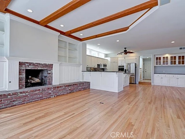 Detail Gallery Image 4 of 22 For 317 4th St, Manhattan Beach,  CA 90266 - 4 Beds | 4 Baths