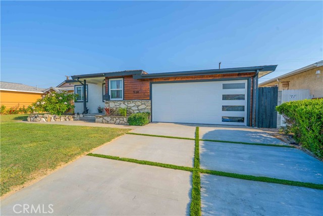 534 W 224th Place, Carson CA: https://media.crmls.org/medias/b5273001-1456-4c19-9442-1fb7e56eb51e.jpg