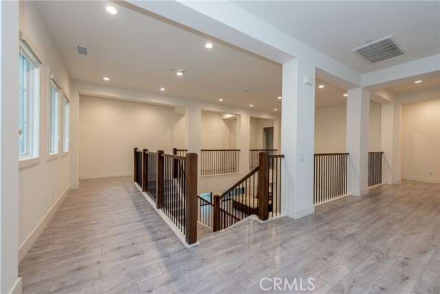 Detail Gallery Image 12 of 25 For 93 Spacial, Irvine,  CA 92618 - 5 Beds | 5/1 Baths