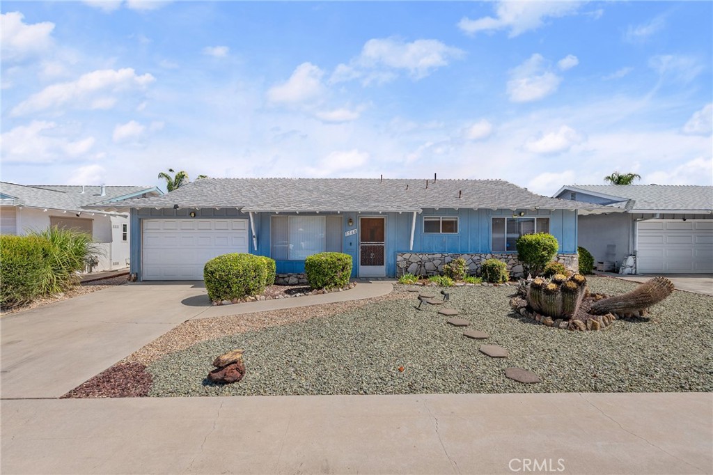 1560 Sandlewood Drive