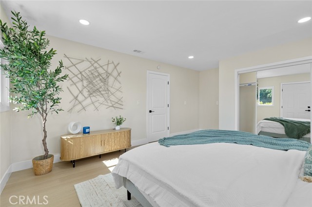 11091 Ranger Drive, Los Alamitos CA: https://media.crmls.org/medias/b5288bb6-d1b4-41e7-aeef-dacc2c9e7414.jpg