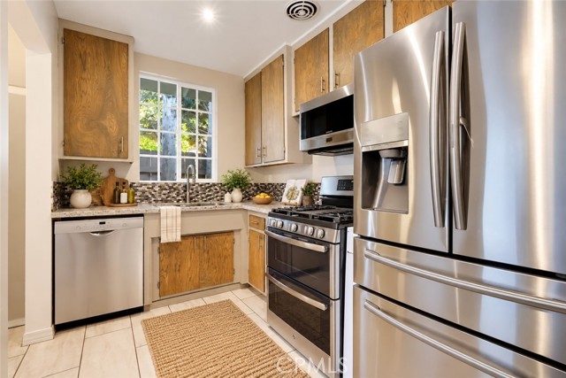 17811 Ludlow Street photo 11