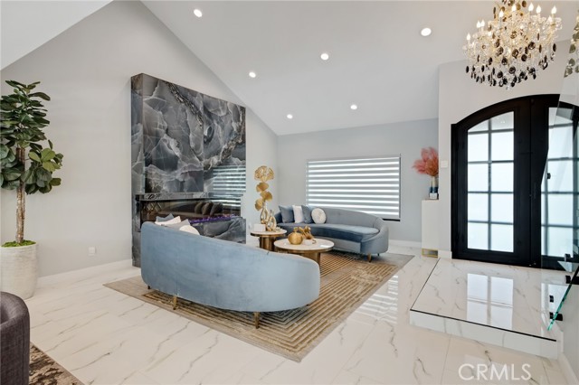 Detail Gallery Image 6 of 74 For 4030 - 4032 W 178th St, Torrance,  CA 90504 - 6 Beds | 3 Baths