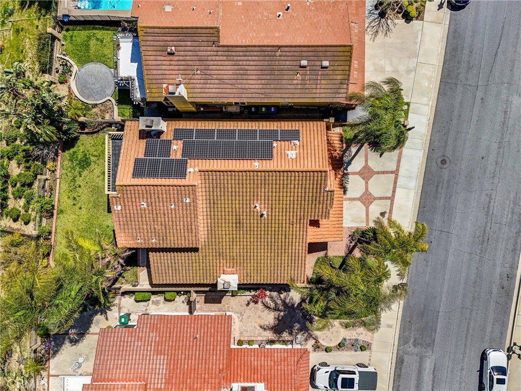 https://media.crmls.org/medias/b52a1332-8a94-4a5b-a2de-4c55c889b432.jpg?preset=X-Large
