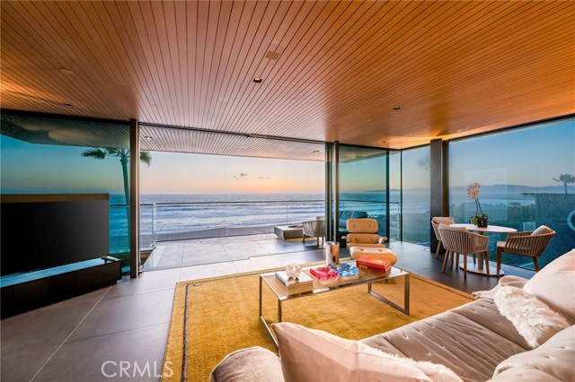 4320 The Strand, Manhattan Beach CA: https://media.crmls.org/medias/b52a3c91-2876-4bc5-bc85-f80d2d9bcd62.jpg
