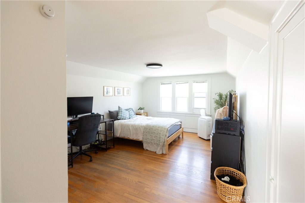 MLS #OC25221176 image #30