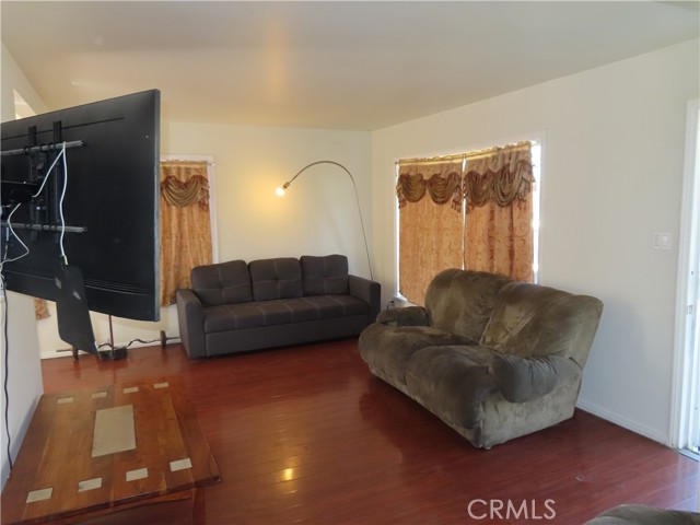 Detail Gallery Image 7 of 16 For 736 E Century, Los Angeles,  CA 90002 - 3 Beds | 2 Baths