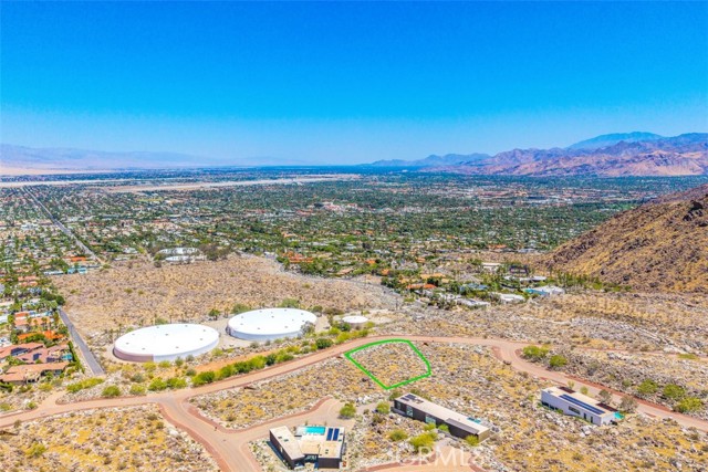 1961 Vista Palisades Drive, Palm Springs CA: https://media.crmls.org/medias/b52c2c7e-b588-4fe0-9d90-8c11a7c48f50.jpg