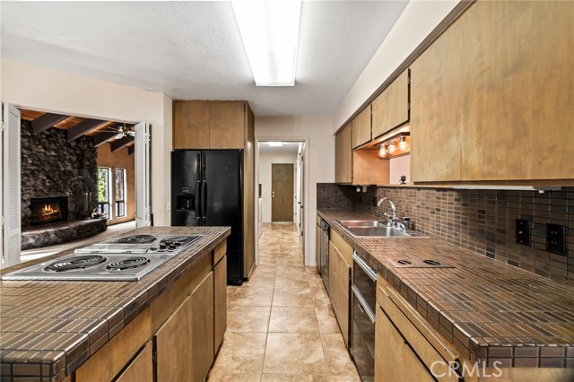 6357 County Road 48, Willows CA: https://media.crmls.org/medias/b52c3db9-5874-4ed0-9f09-e12199b8ca33.jpg