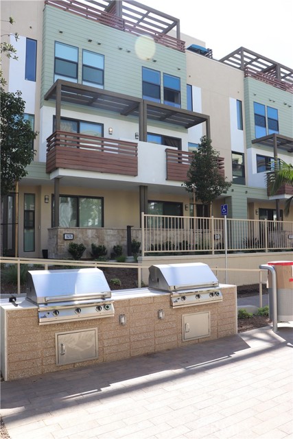 Front Image Thumbnail for CROC26037681