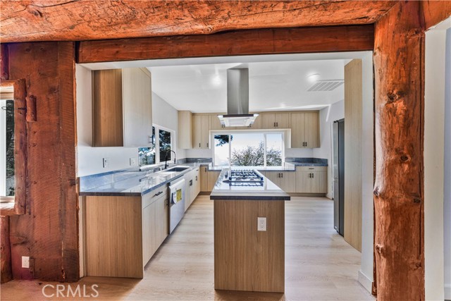 2 Bed Home for Sale in Lake Arrowhead, California