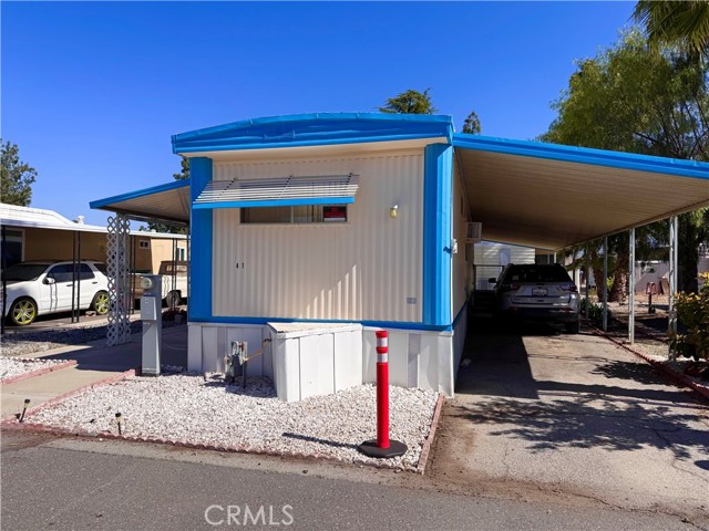 Detail Gallery Image 2 of 31 For 725 W Thornton, Hemet,  CA 91743 - 2 Beds | 1/1 Baths