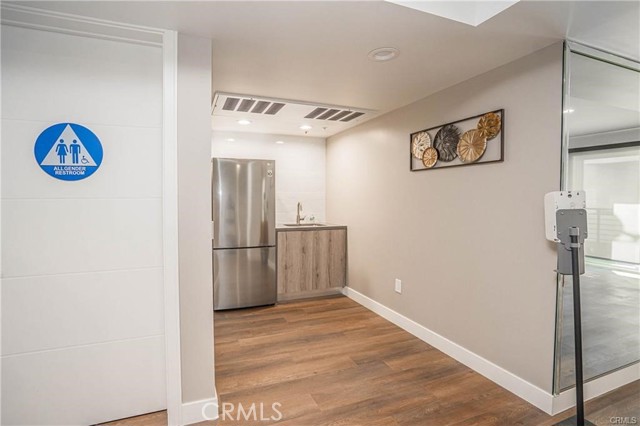 900 S Kenmore Avenue, Los Angeles CA: https://media.crmls.org/medias/b52f06eb-8358-4699-9095-84859ce10ca7.jpg
