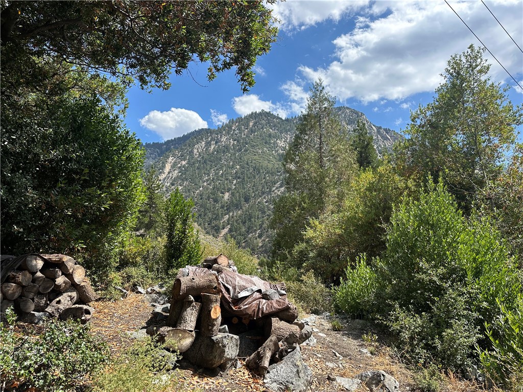 https://media.crmls.org/medias/b52fef62-5e13-418f-b21e-7cf151ef7891.jpg?preset=X-Large