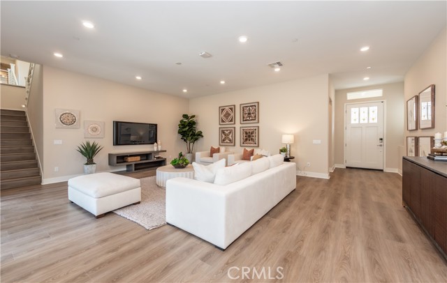 54 Sagan Way, Irvine CA: https://media.crmls.org/medias/b5305881-aa35-4a53-b757-249ce64136b4.jpg