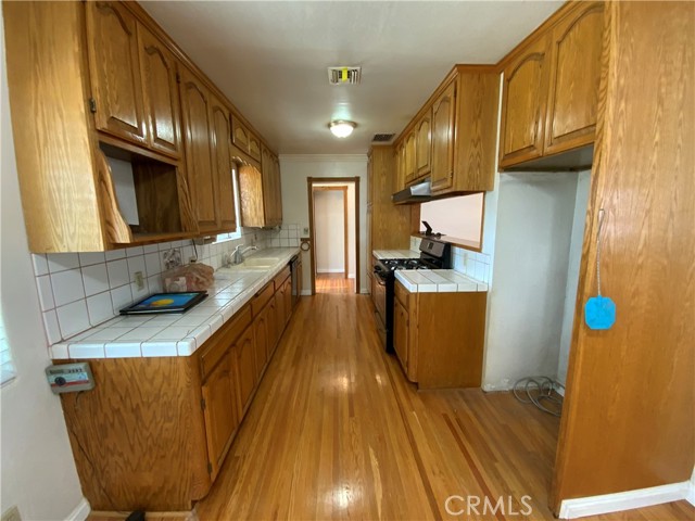 Detail Gallery Image 11 of 43 For 640 S Azusa Ave, West Covina,  CA 91791 - 4 Beds | 3/1 Baths