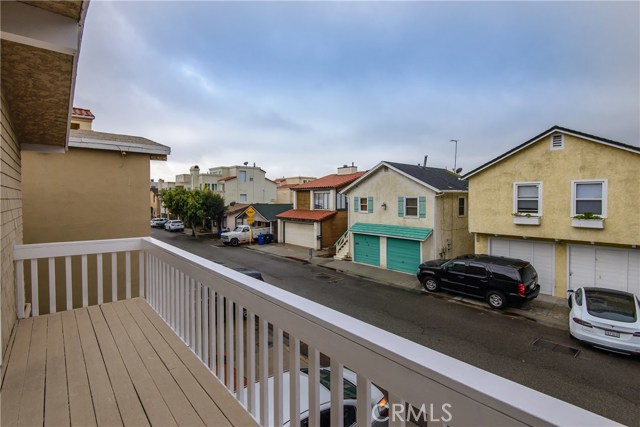920 Loma Drive, Hermosa Beach, California 90254, 3 Bedrooms Bedrooms, ,2 BathroomsBathrooms,Residential,Sold,Loma,SB17005195
