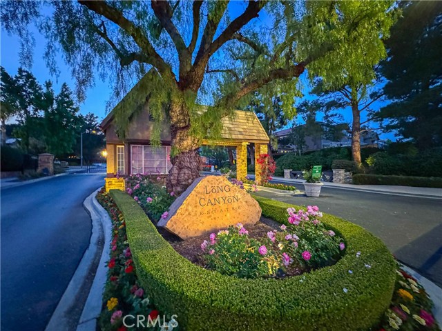231 Knoll Ridge Road, Simi Valley CA: https://media.crmls.org/medias/b5328d33-84d3-47ea-9e24-147806ba9747.jpg