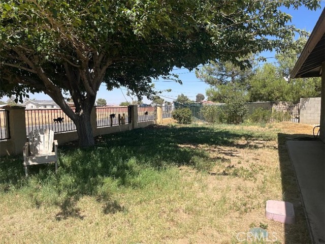 9752 E Avenue Q6, Palmdale CA: https://media.crmls.org/medias/b532bf33-918e-4c09-9a48-08265a64daf8.jpg