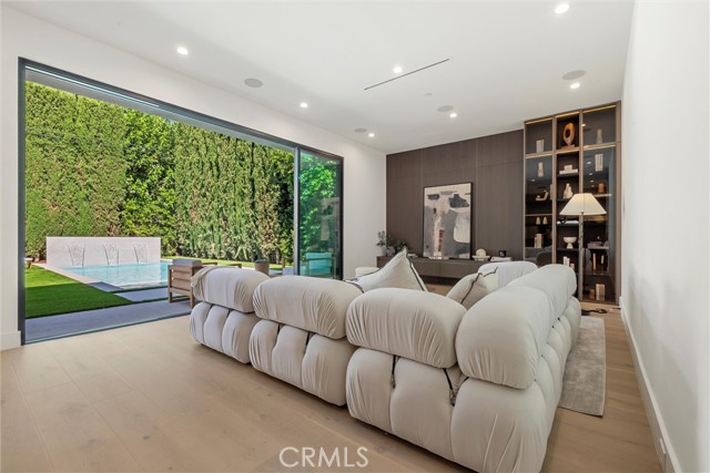 Detail Gallery Image 25 of 65 For 4625 Vesper Ave, Sherman Oaks,  CA 91403 - 5 Beds | 5/2 Baths